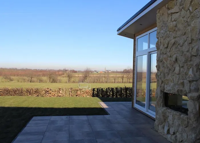 In With Outdoor Fireplace * Bemelen