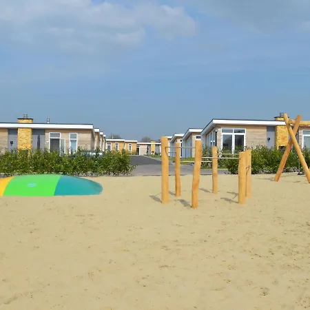 In With Outdoor Fireplace بيت للعطل *