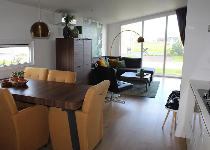 In With Outdoor Fireplace * Bemelen